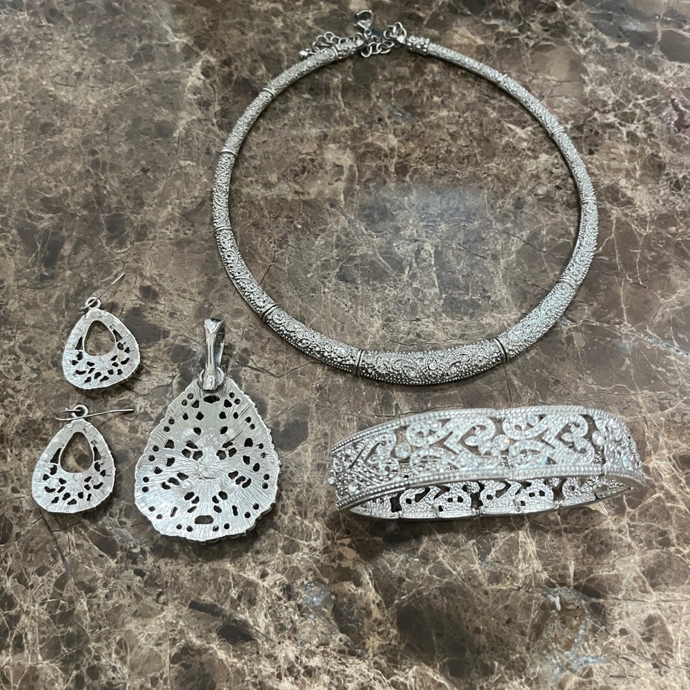 🌼🌼🌼NECKLACE SET by PREMIER 🌸🌸🌸🌸🌸EARRINGS & BRACELET 🌼🌼🌼🌼 LAST DAY ….MOTHER’S DAY - Picture 5 of 5